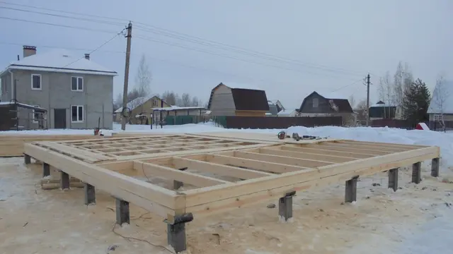 Строительство дома из бруса 6х6 с угловой террасой в Раменском районе, п. Натальино — фото 1