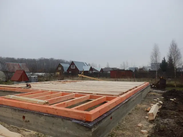 Строительство дома из обычного бруса по проекту ДБ91 в Ступинском районе д. Марьинка — фото 1